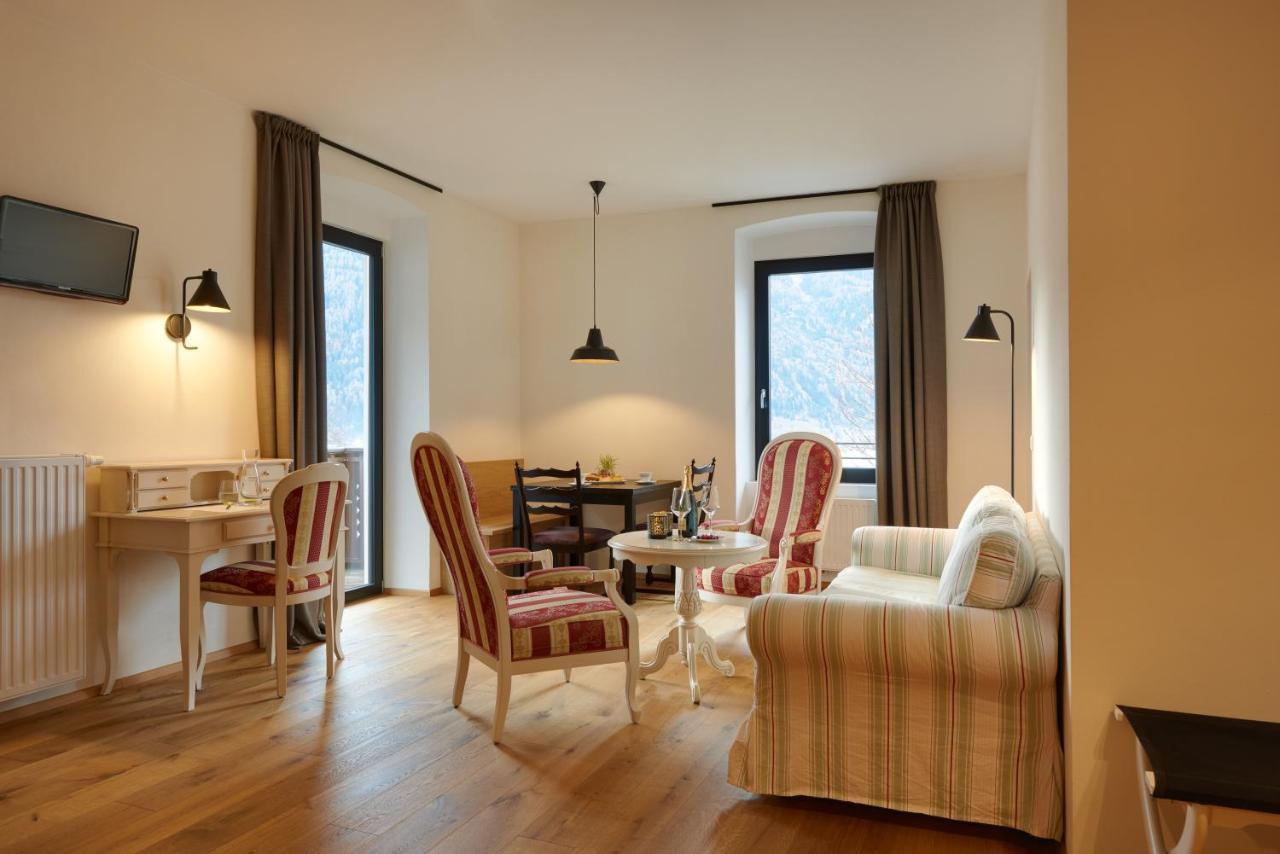 Historic Guesthouse Bircher B&B Apartments Near Sterzing カンポ・ディ・トレンス エクステリア 写真