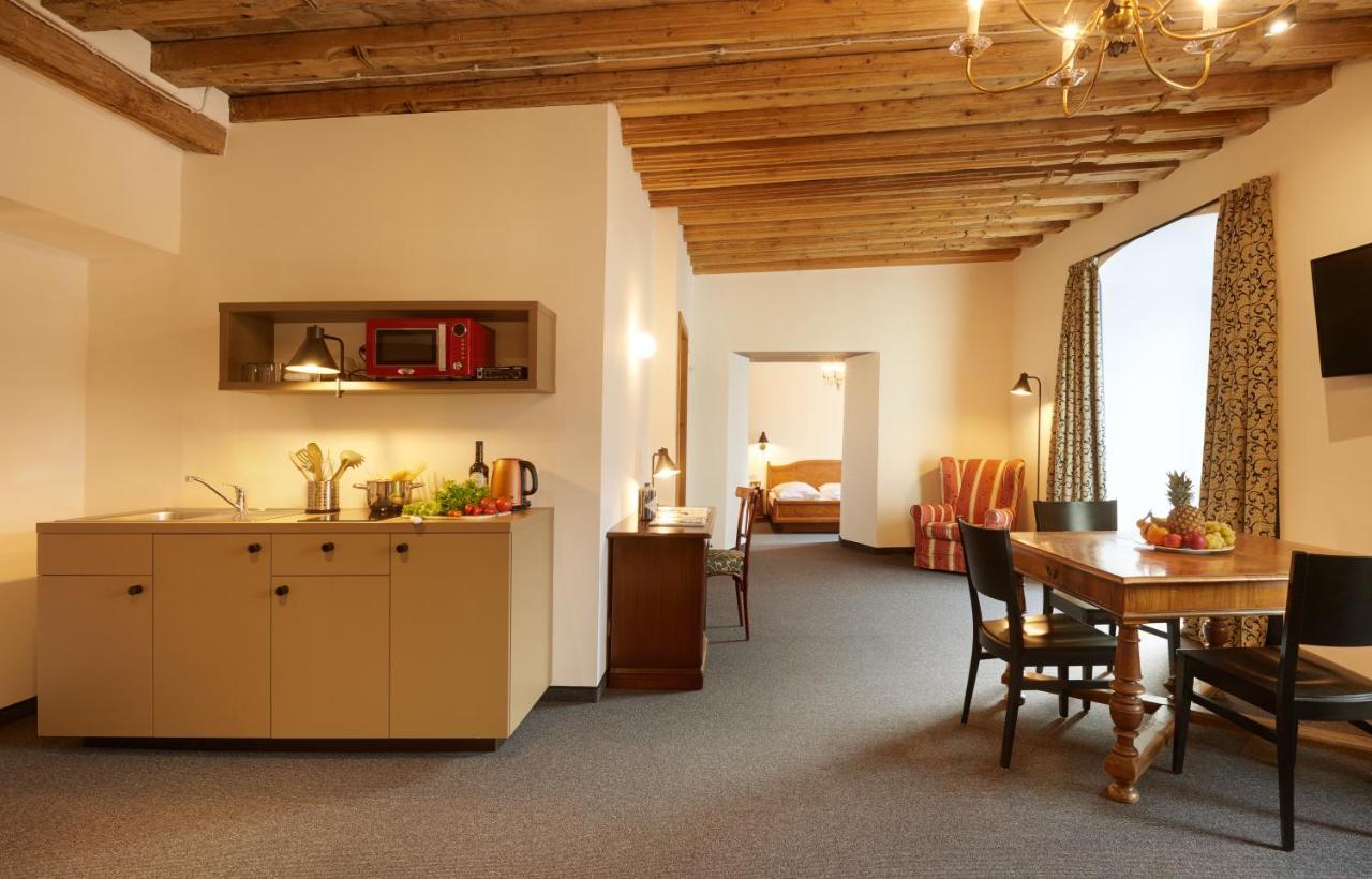 Historic Guesthouse Bircher B&B Apartments Near Sterzing カンポ・ディ・トレンス エクステリア 写真