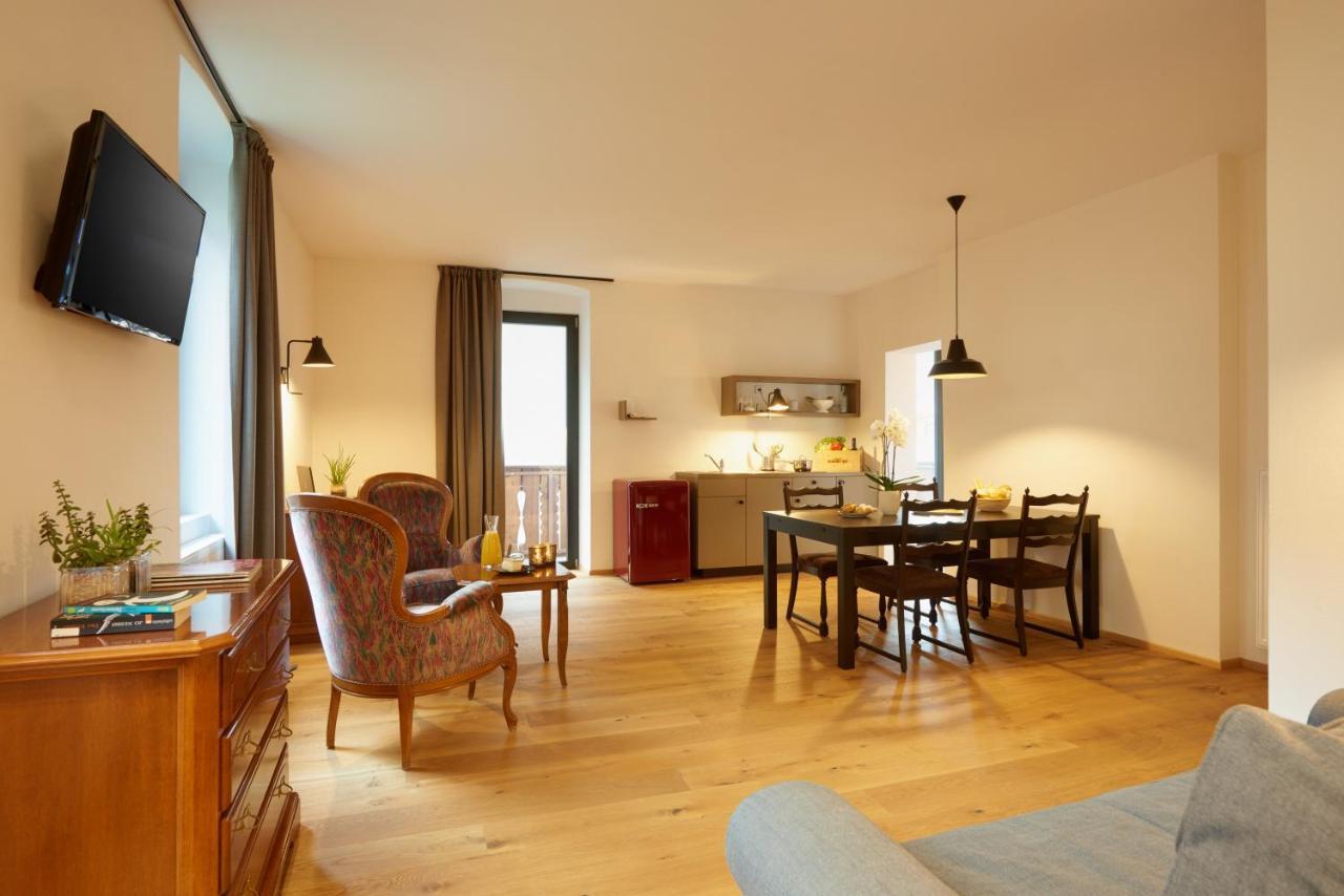 Historic Guesthouse Bircher B&B Apartments Near Sterzing カンポ・ディ・トレンス エクステリア 写真