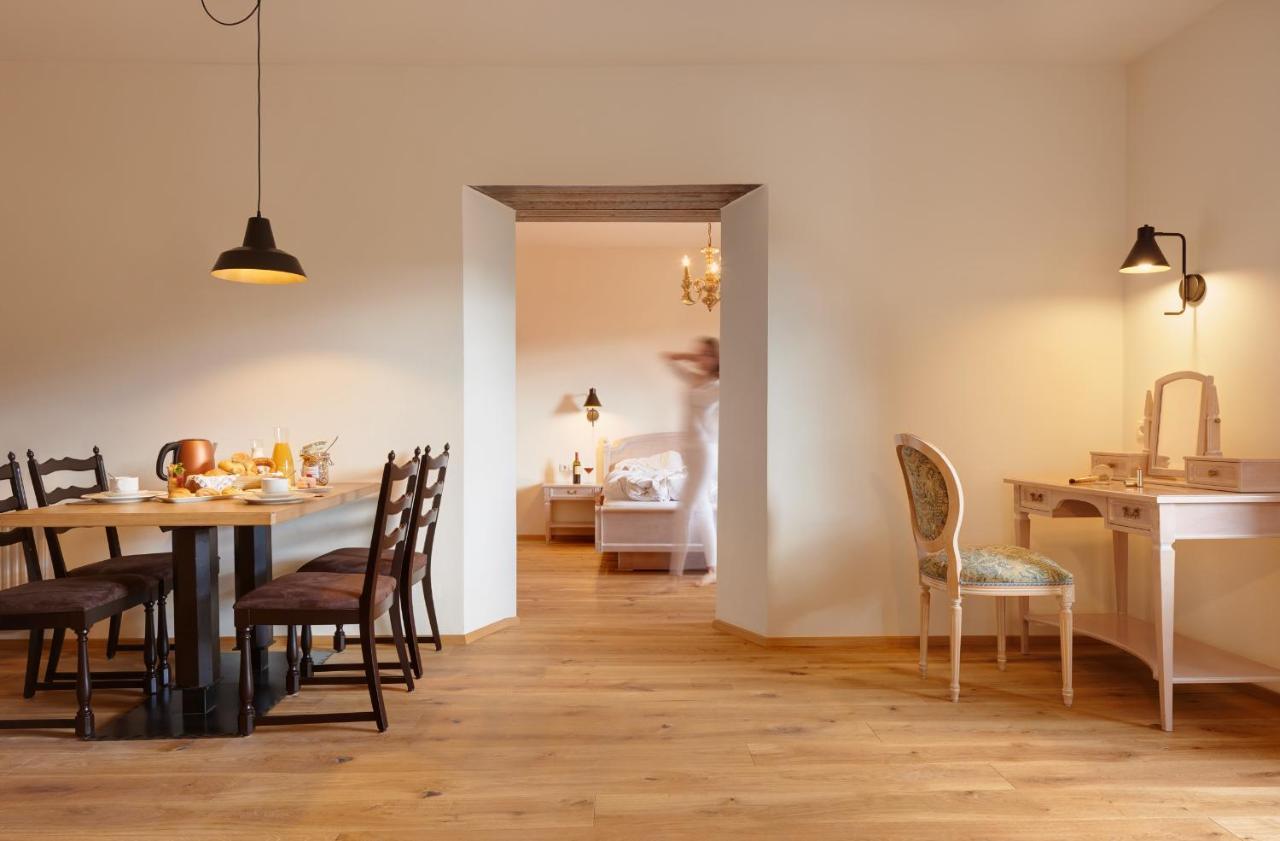 Historic Guesthouse Bircher B&B Apartments Near Sterzing カンポ・ディ・トレンス エクステリア 写真