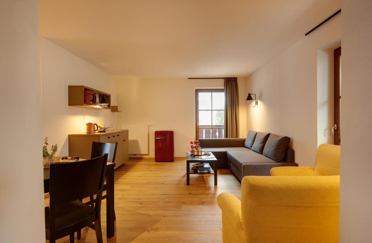 Historic Guesthouse Bircher B&B Apartments Near Sterzing カンポ・ディ・トレンス エクステリア 写真